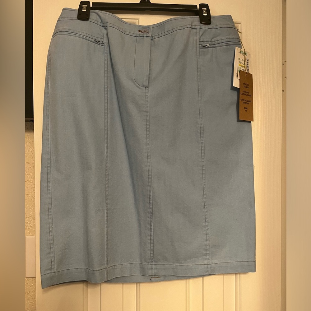 Skirt aline Baby blue  Knee length sz 10.Never worn/tagstags.90% cotton